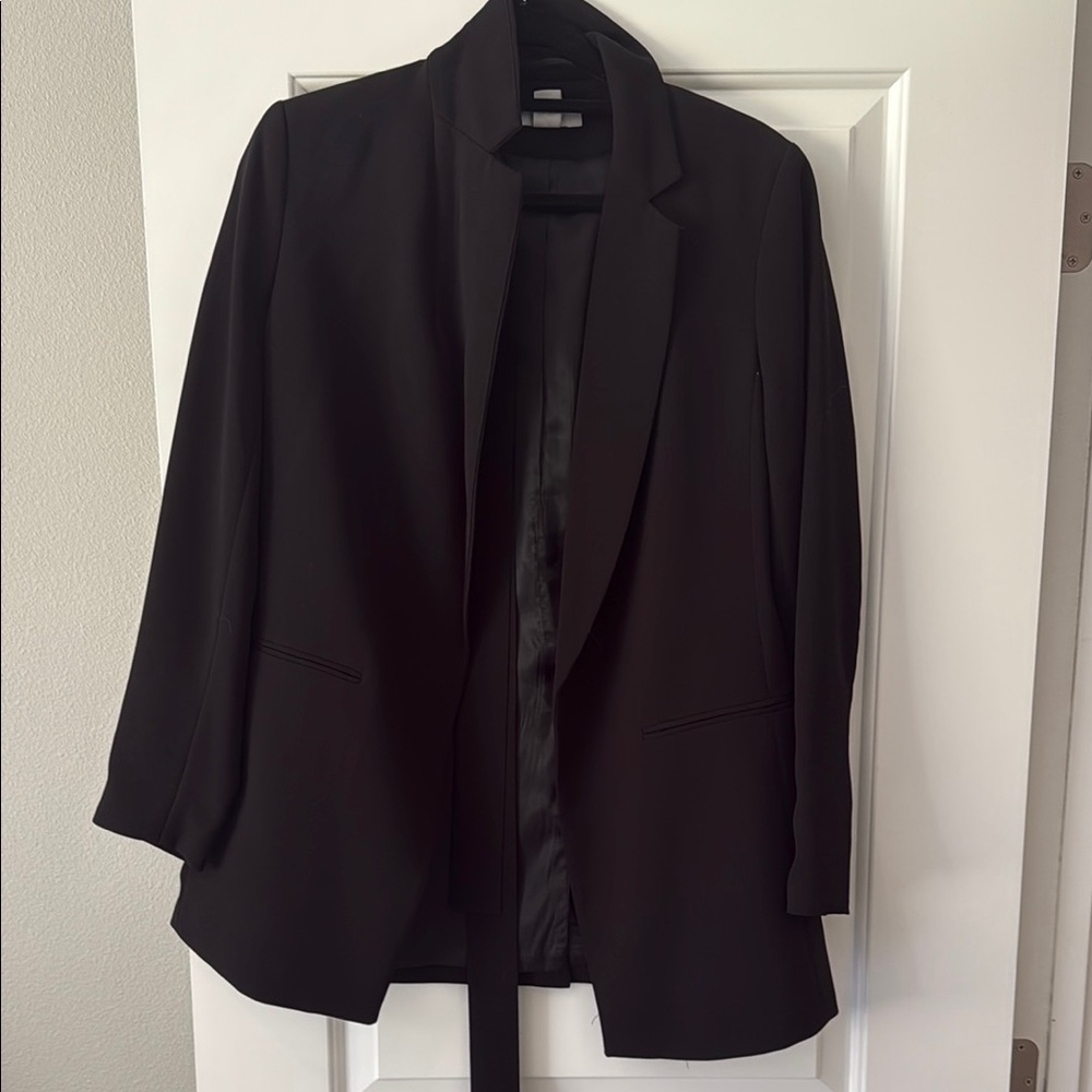 H&M Black Blazer with Three-Quarter Sleeves